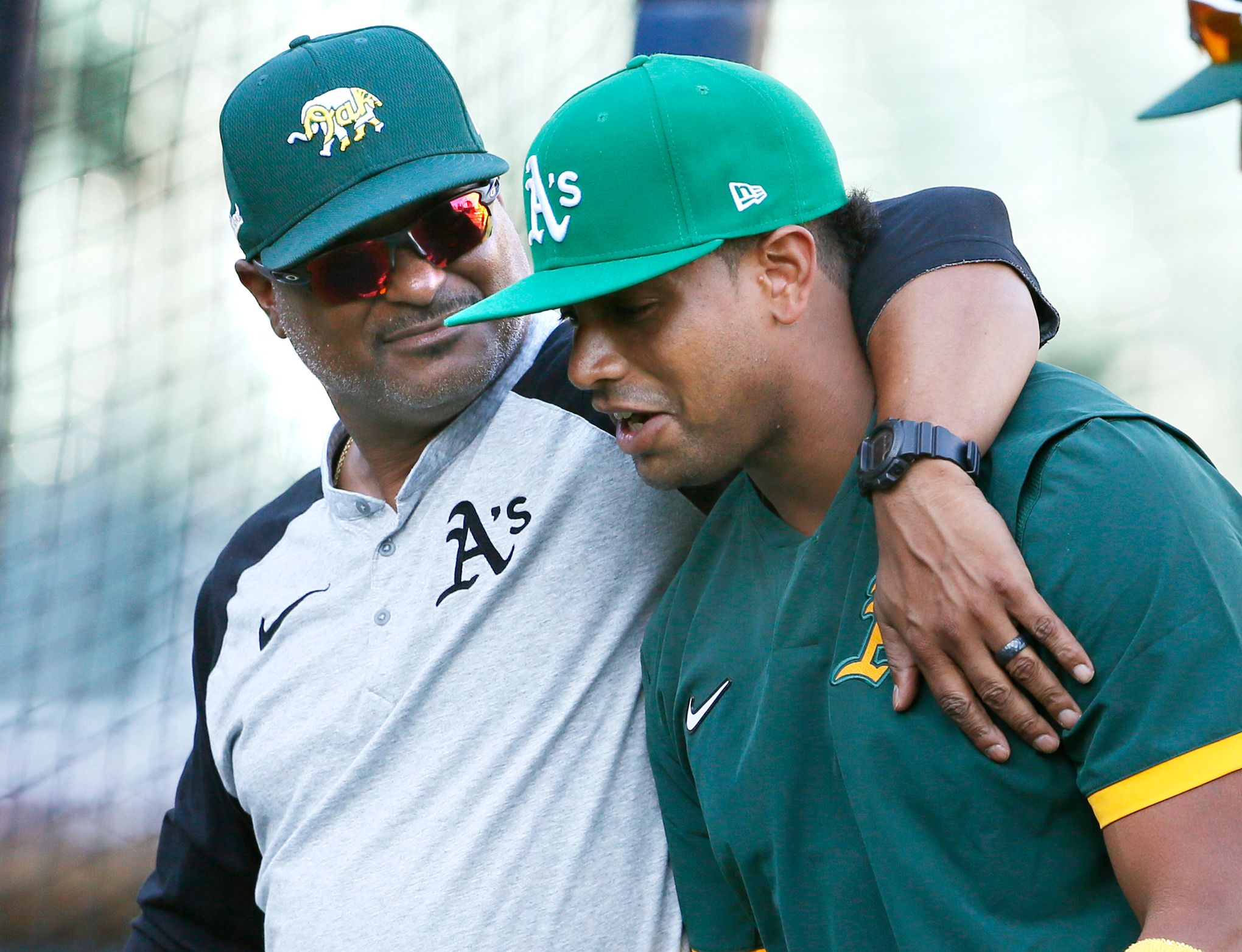 Khris Davis signed by Oakland Athletics to minor league deal