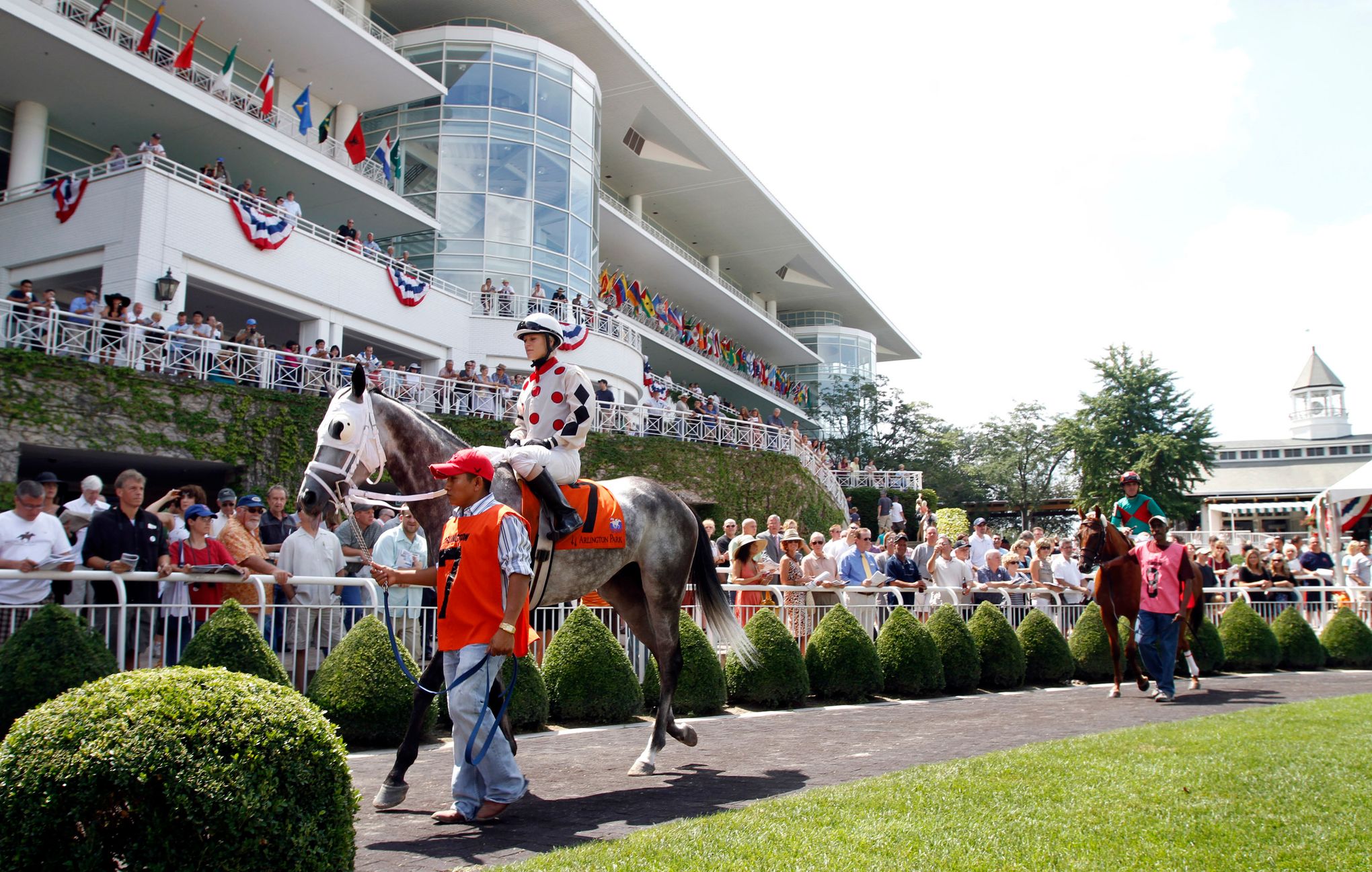 Churchill Downs to sell Arlington Heights racetrack to NFL's