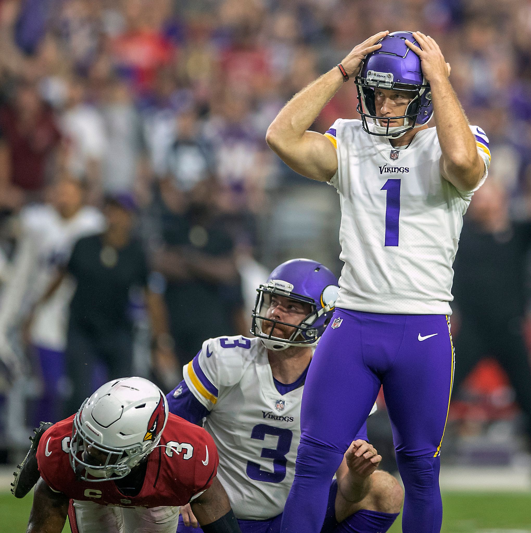 Vikings miss last-second field goal, lose to Cardinals 34-33