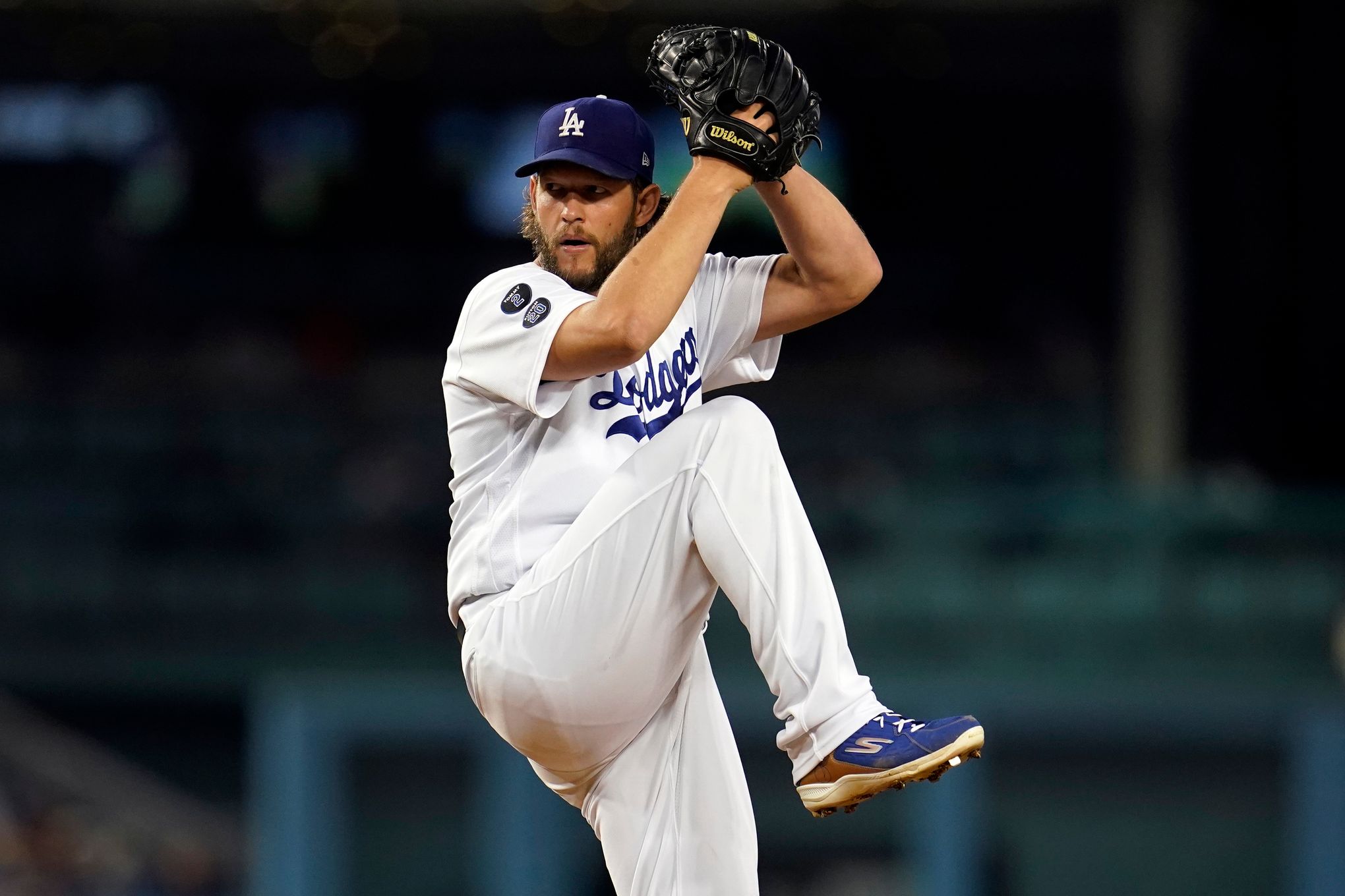 Fernando Valenzuela catches first pitch from Granddaughter 