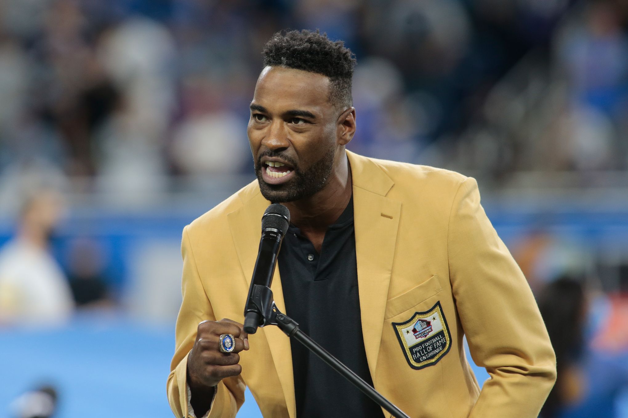 Former Lion Calvin Johnson makes it into Pro-Football Hall of Fame on first  try