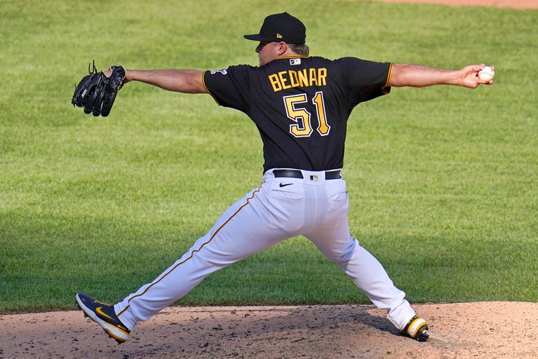 Pirates pitcher David Bednar visits Mars elementary school