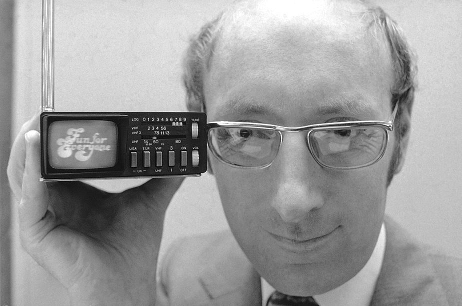 British computing inventor Clive Sinclair dies at 81 | The