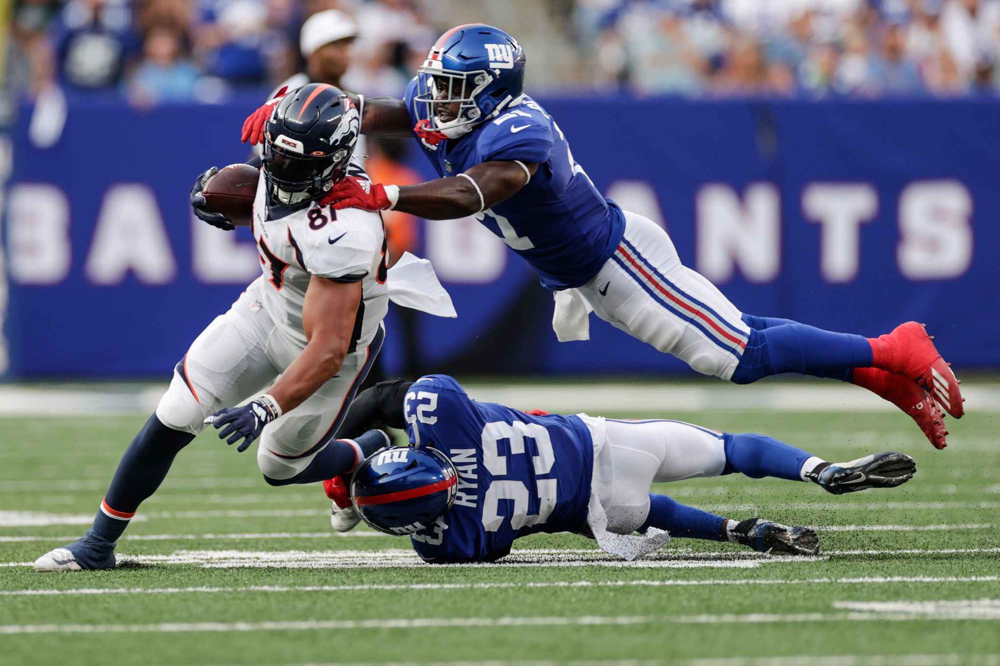 Giants vaunted D falters, fails to get off field vs. Broncos