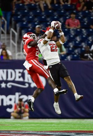 Shough, Brooks lead Texas Tech to 38-21 win over Houston