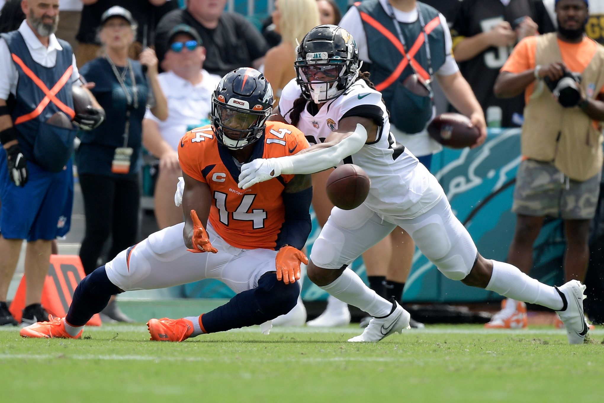 DENVER BRONCOS: Sutton's career day helps Broncos beat woeful