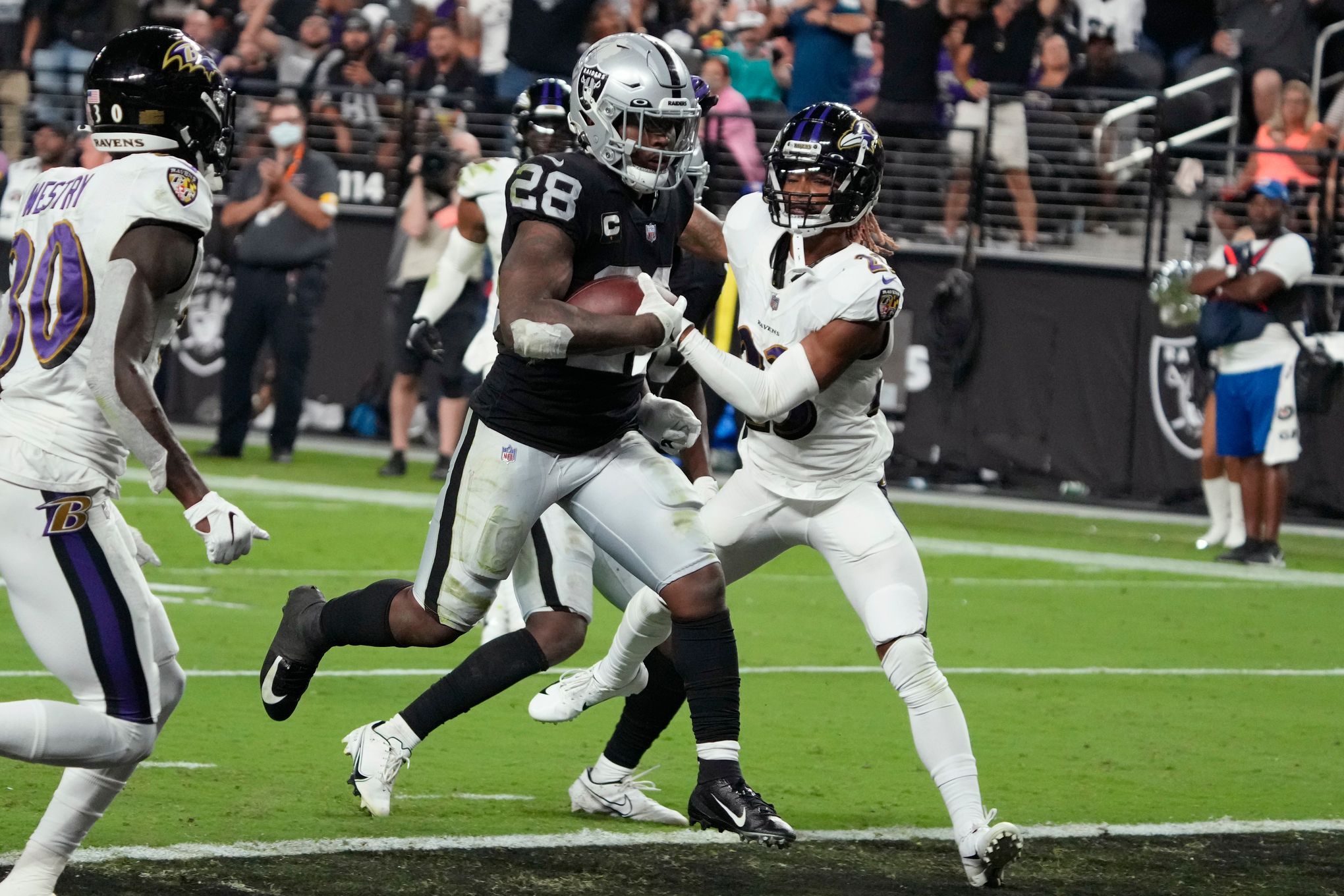 Raiders RB Josh Jacobs out vs Steelers with injury