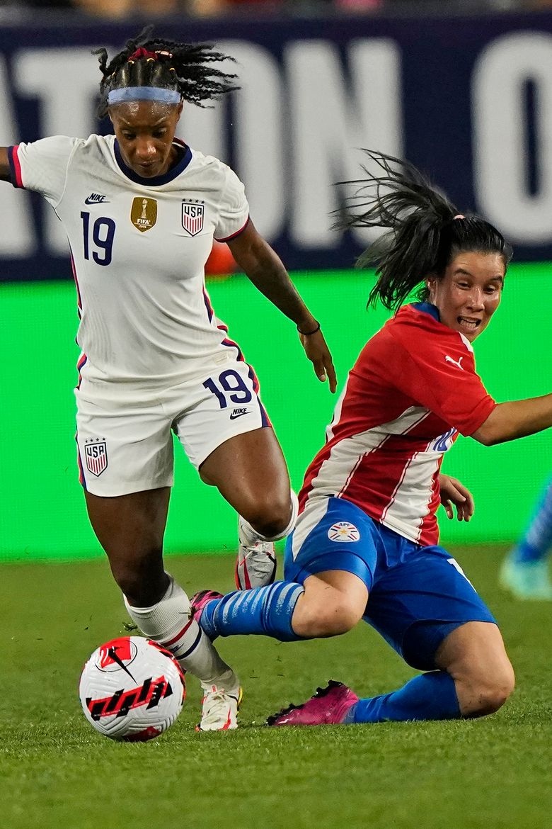 Soccer: Carli Lloyd scores five goals, U.S. women dominate Paraguay 