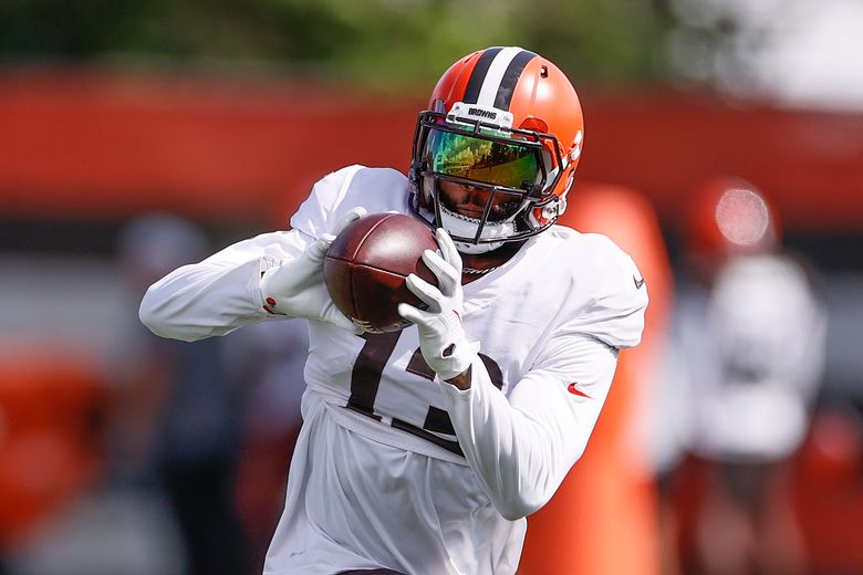 Cleveland Browns should not release receiver Odell Beckham Jr.