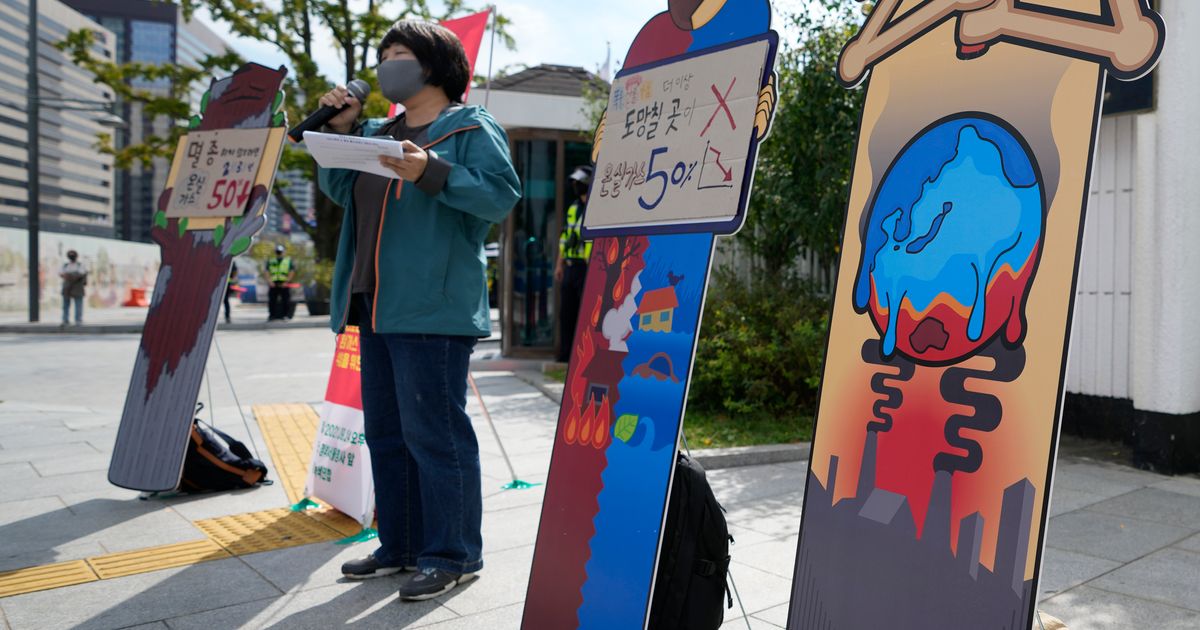 South Korea aims to cut carbon emissions by 40 in 2030 The Seattle Times