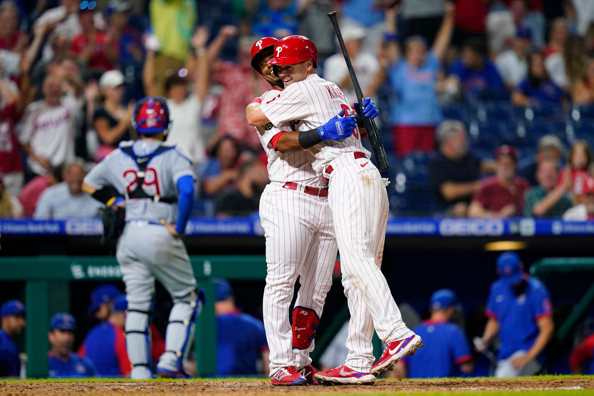 Phillies win wild one on passed ball in 9th; top Cubs 6-5