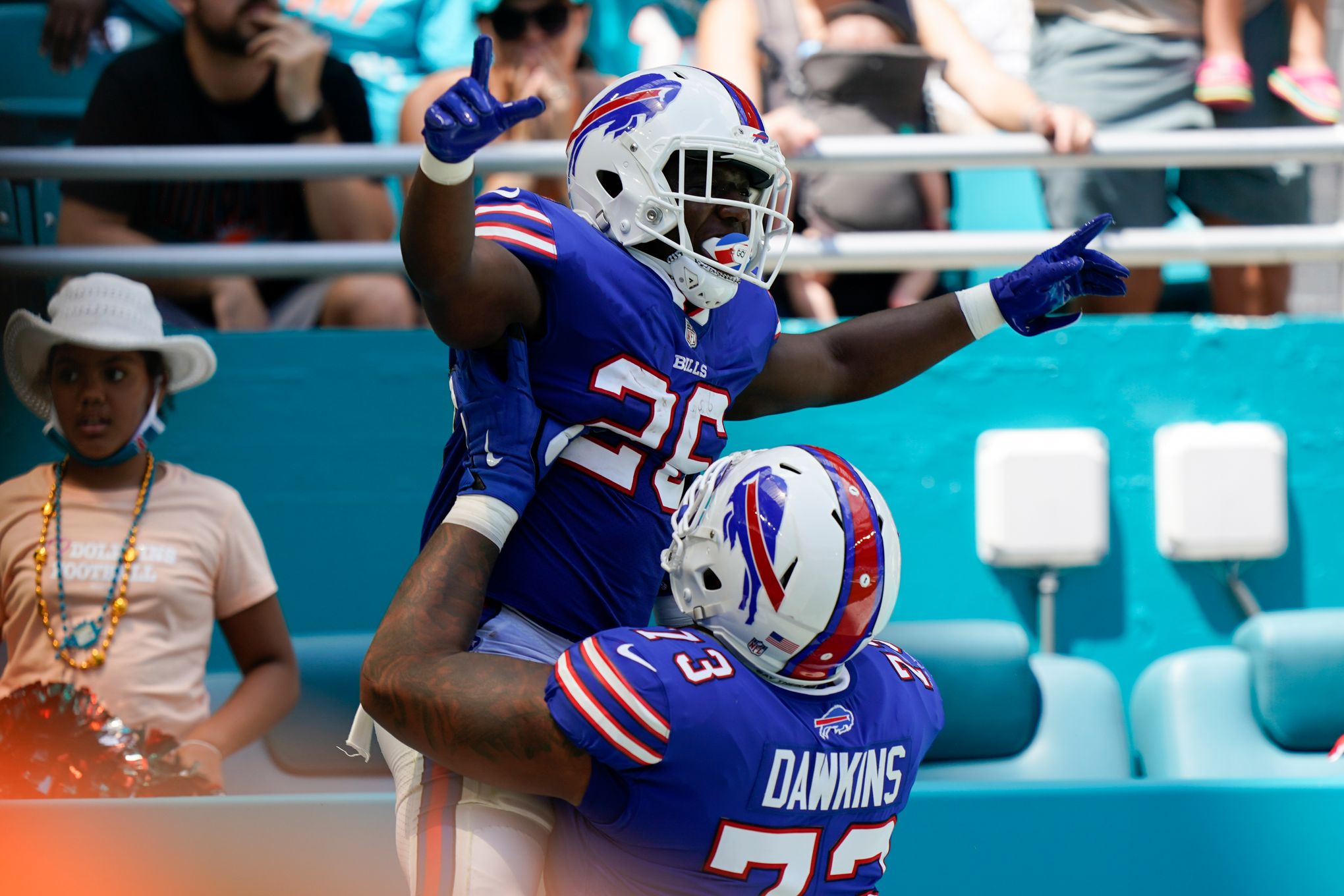 Josh Allen, Stefon Diggs help Bills blow past Dolphins