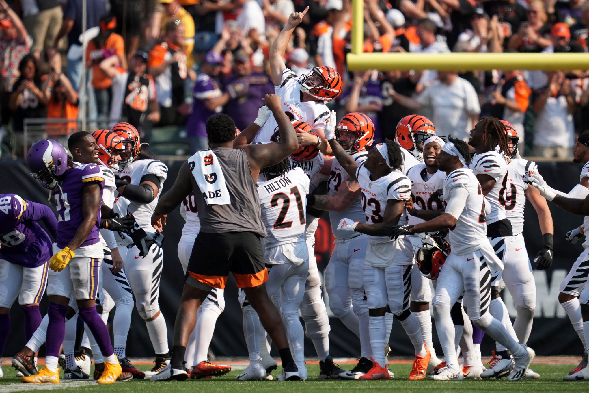 C.J. Uzomah of the Cincinnati Bengals runs the ball up the sideline