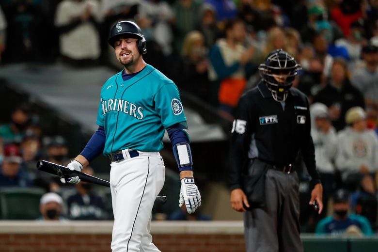 Mariners can't find their usual late-inning magic as playoff hopes