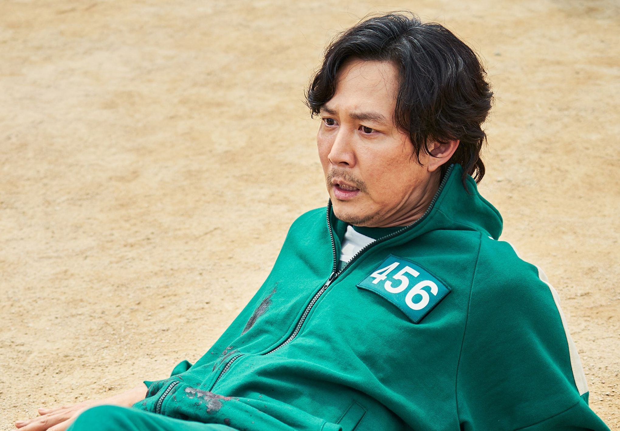 Сон хун игра в кальмара. Lee Jung Jae. Ли Джон-Джэ сон ки Хун. Хван Дон-хёк игра в кальмара. Ли Джон-Джэ игра в кальмара.