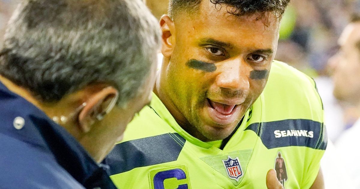 Seahawks quarterback Russell Wilson's late heroics hand Dolphins brutal  loss