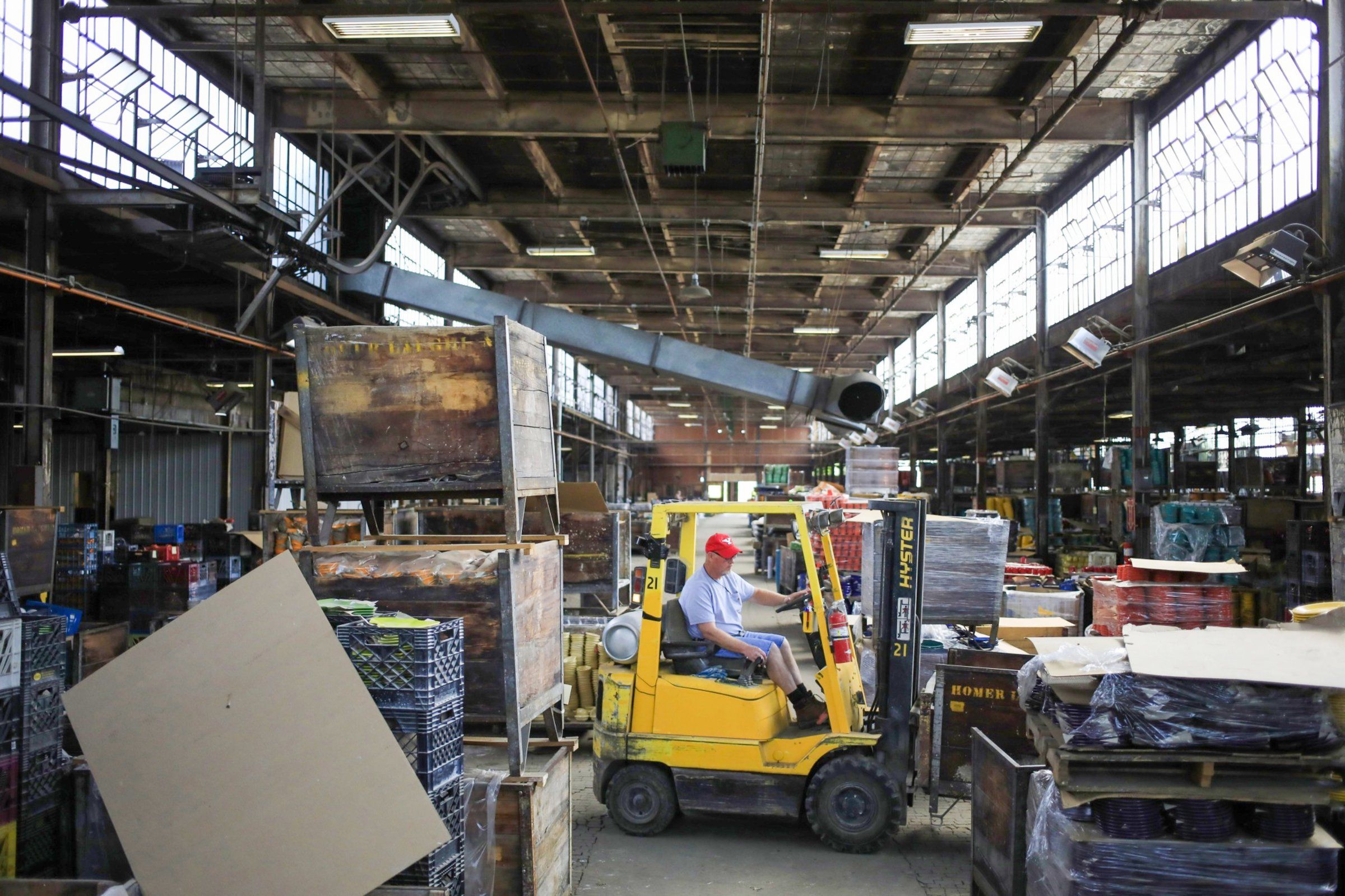 Traveling Warehouse Jobs: Your Guide to Adventure and Work