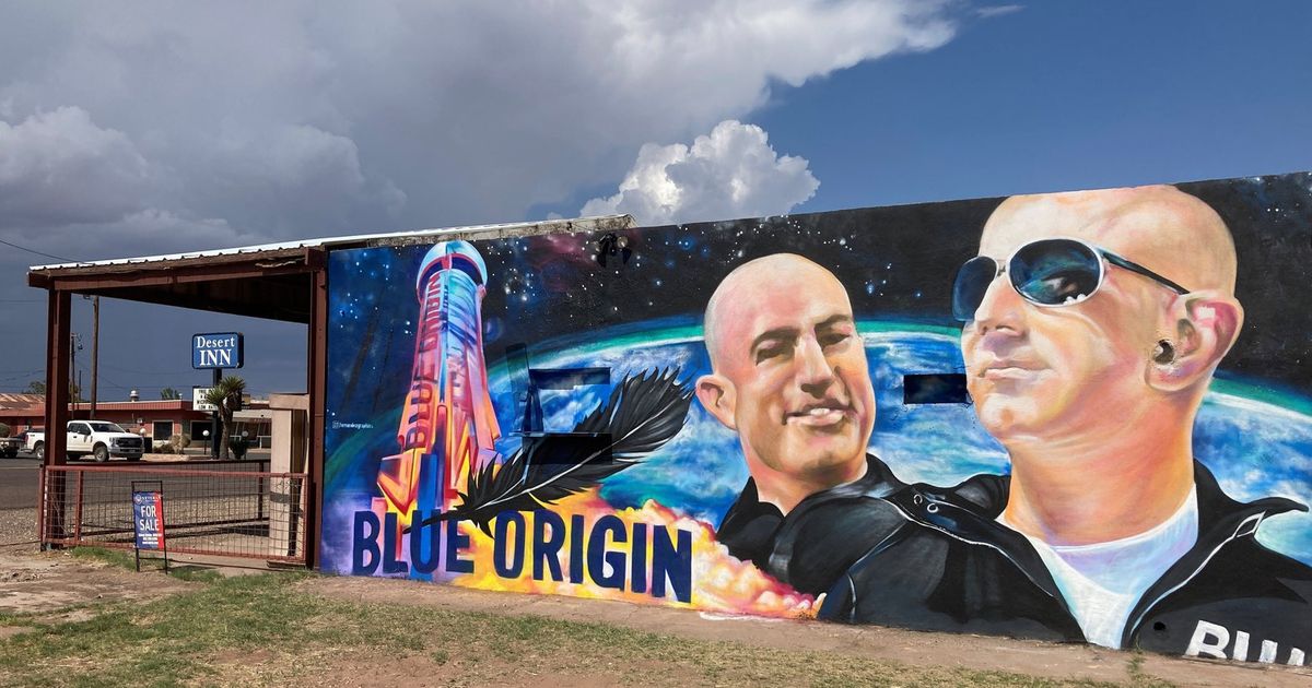 Bezos' Blue Origin Loses Lawsuit Against NASA Over Lucrative Lunar Lander  Contract Awarded To Musk's SpaceX