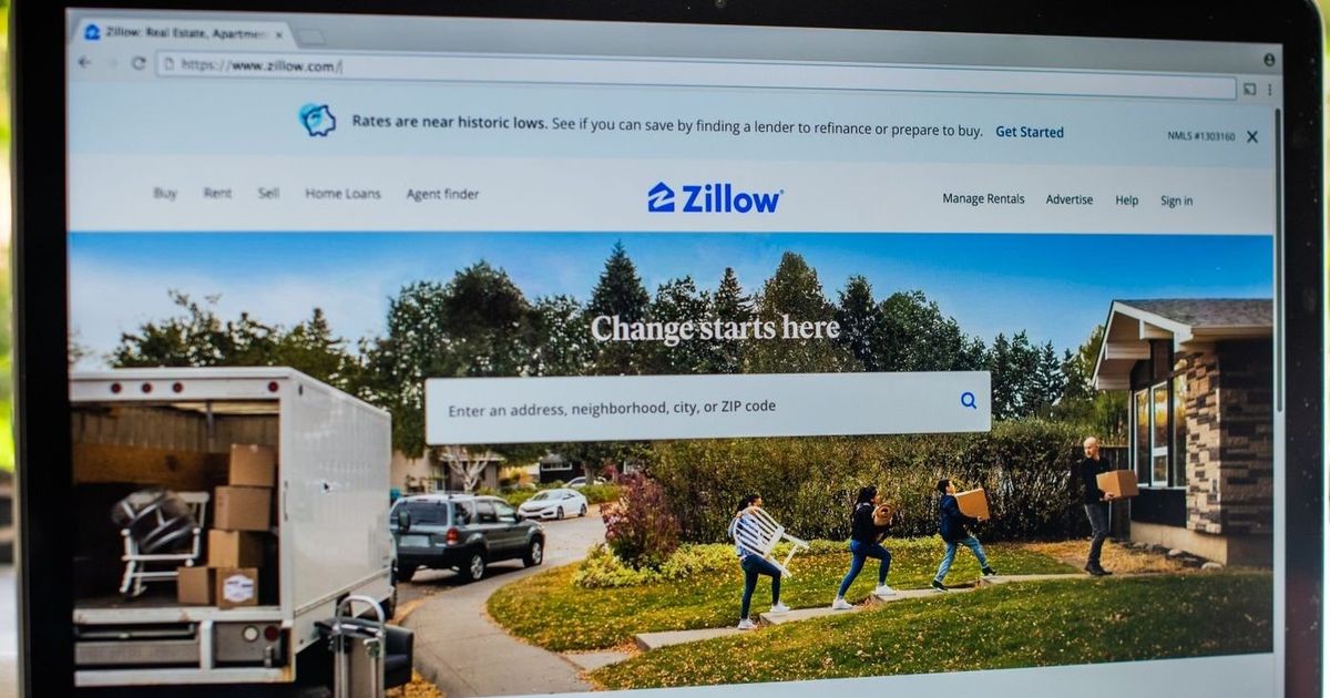 Zillow pauses homebuying as techpowered flipping hits snag The
