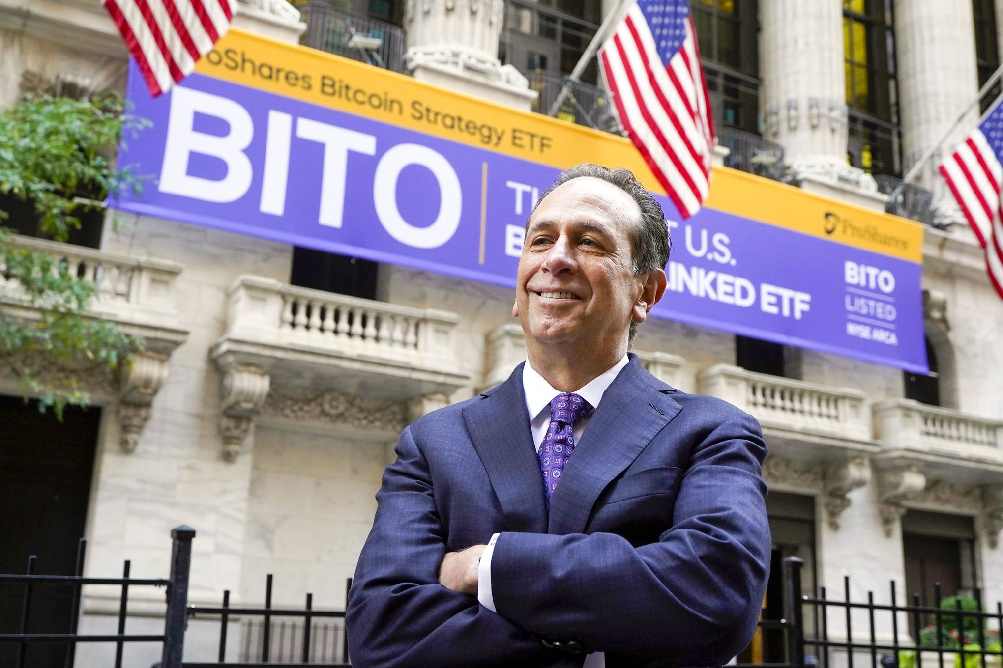 Bitcoin hits record high after crypto investment fund debut | The Seattle  Times