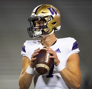freshman qb sam huard makes brief appearance for uw as dylan morris exits for one series with an injury the seattle times
