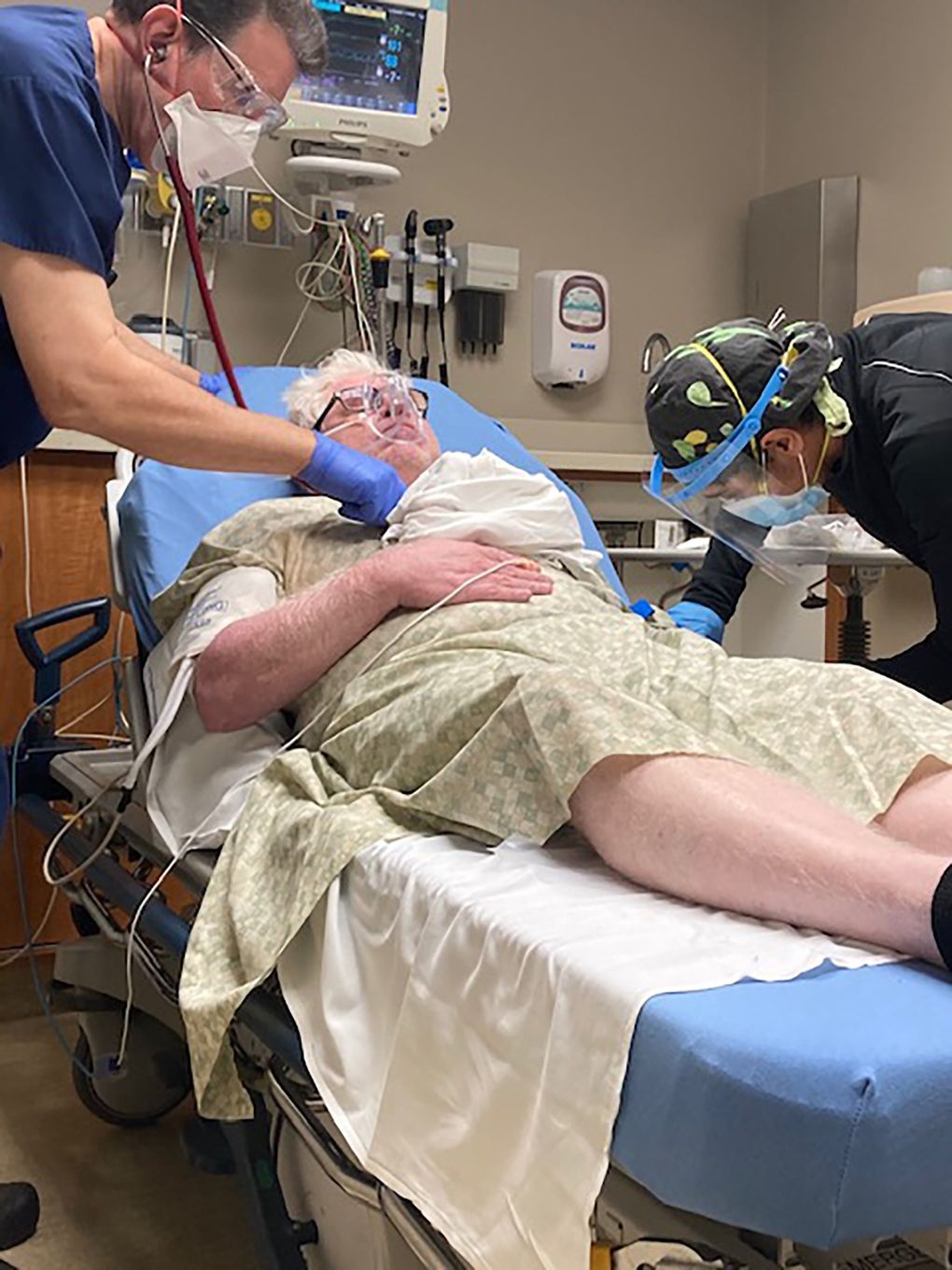 Hector Garcia’s yearlong ordeal began in a Federal Way hospital. Despite a variety of treatments, including being put on a ventilator, his condition deteriorated, He needed to go to Oregon for one more thing doctors wanted to try. (Courtesy of Lizbeth Garcia)