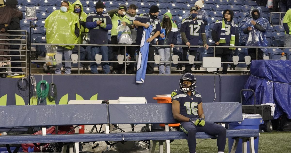 Ich ben ein footballer: Tickets for Seahawks-Bucs sell out within minutes  of going live - Field Gulls