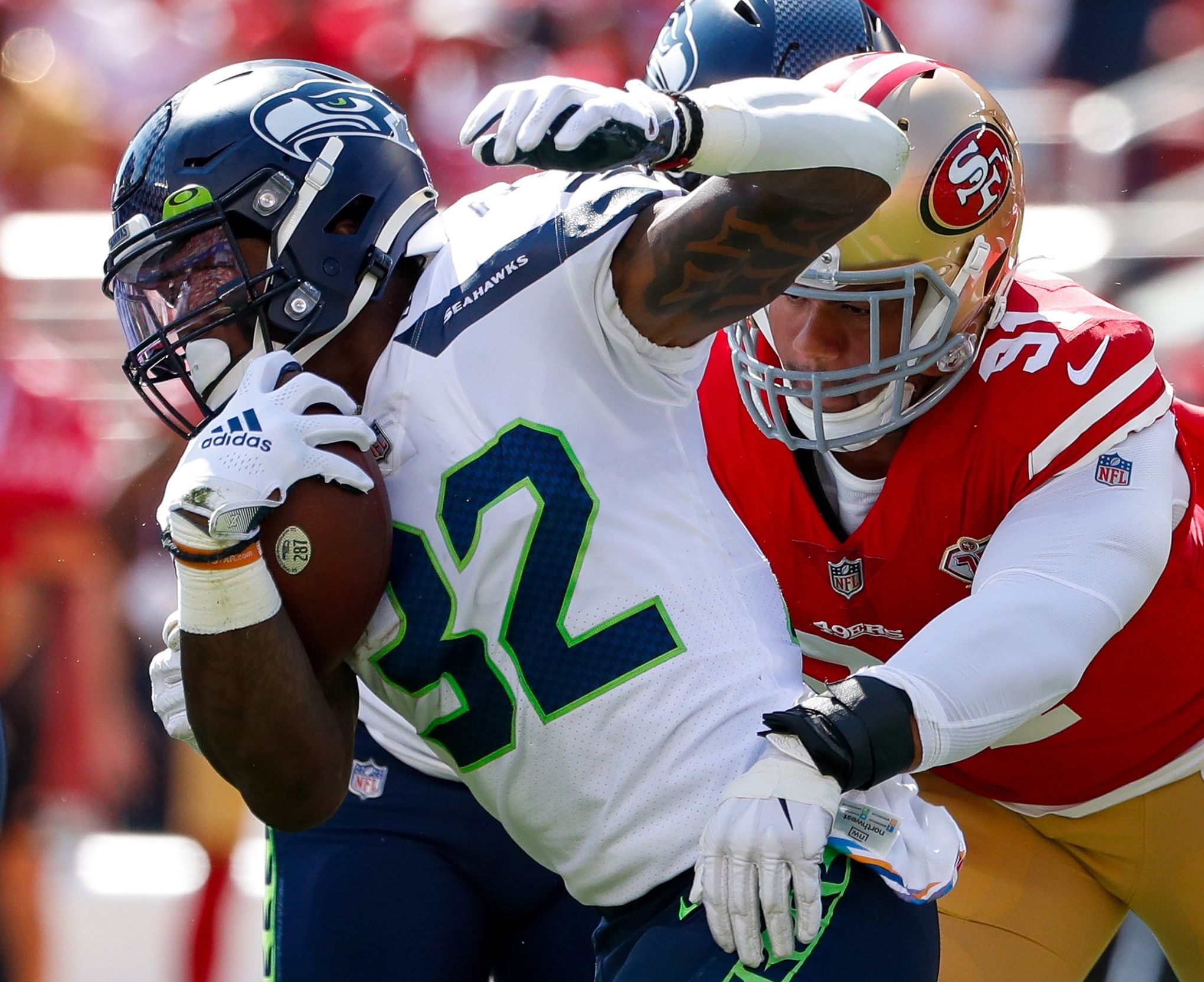 Seahawks RB Chris Carson doesn't practice Wednesday while team continues to  evaluate neck injury