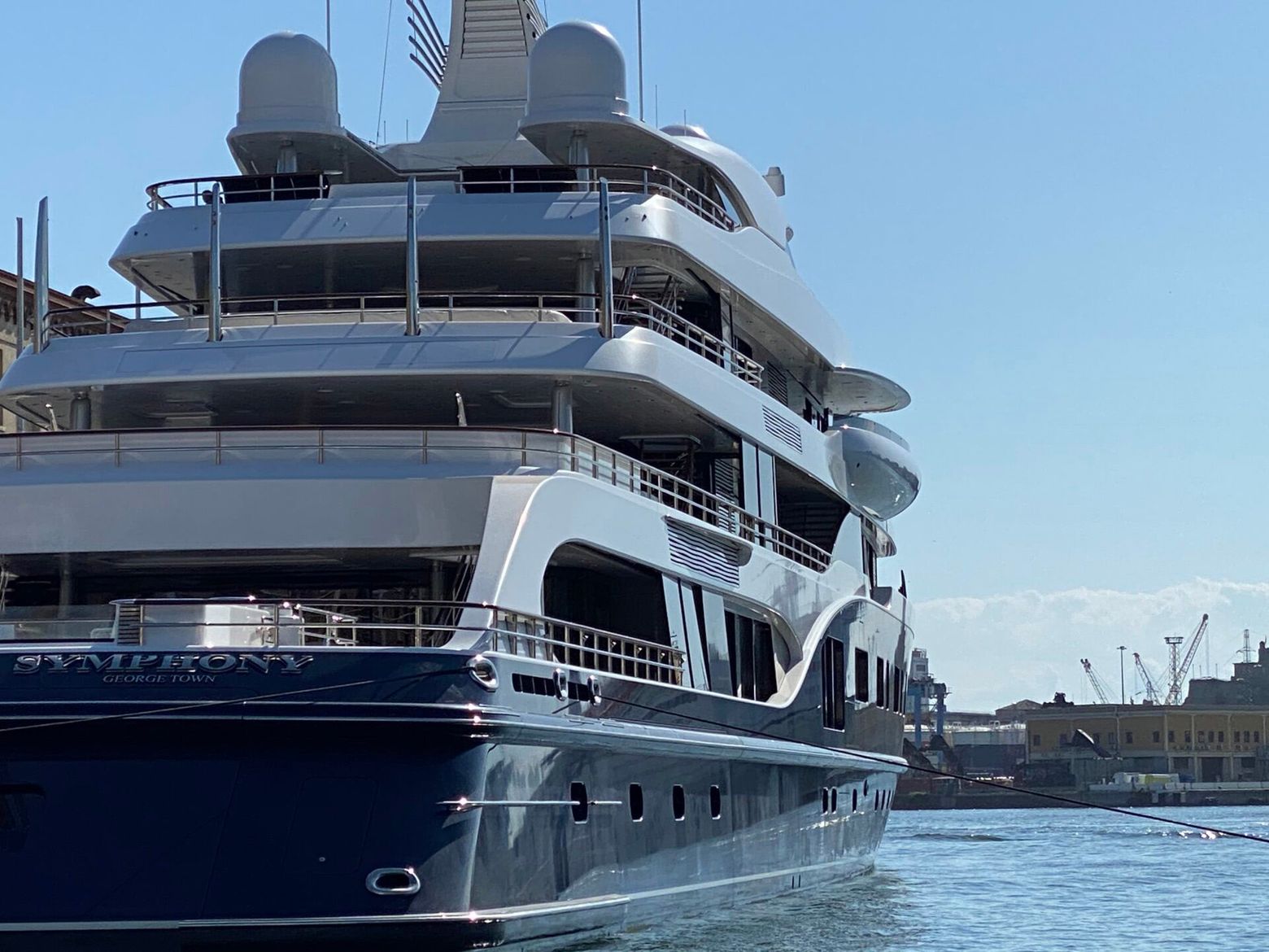 bernard arnault yacht price