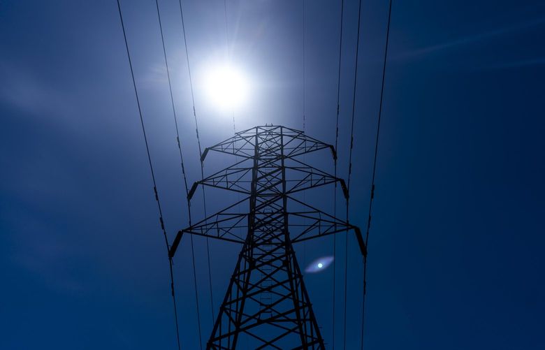 Power lines run through Green Valley housing developments in Fairfield, Calif. MUST CREDIT: Washington Post photo by Melina Mara