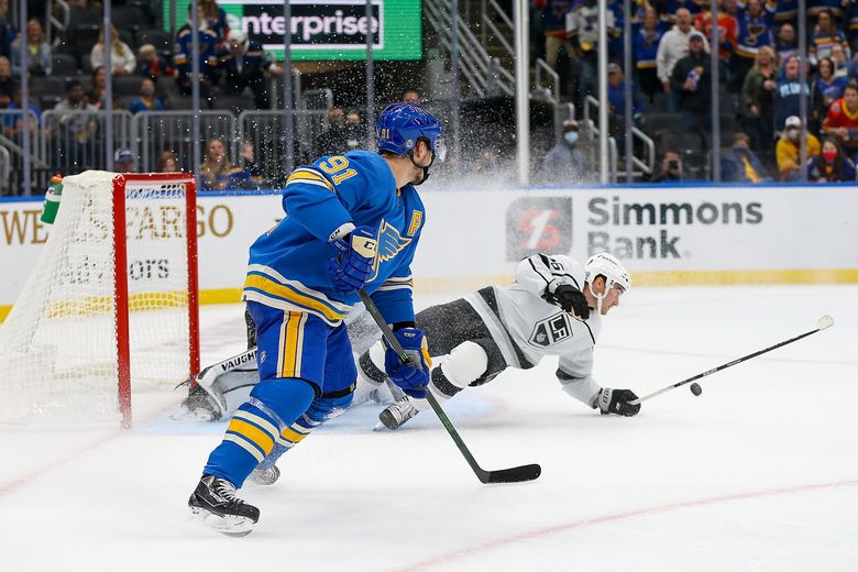 Perron posts 6th hat trick, Blues top Kings for 4th victory