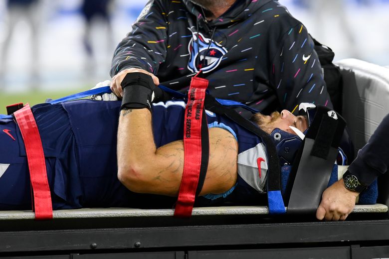 Titans left tackle Taylor Lewan carted off field with injury