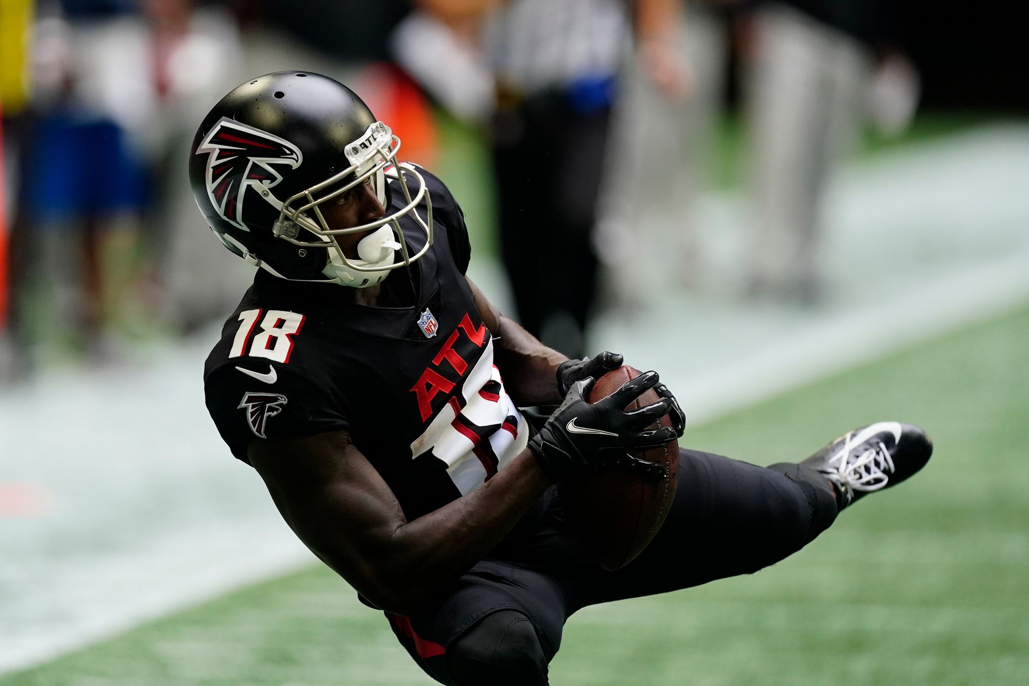 Cordarrelle Patterson's career-day not enough in Falcons 34-30