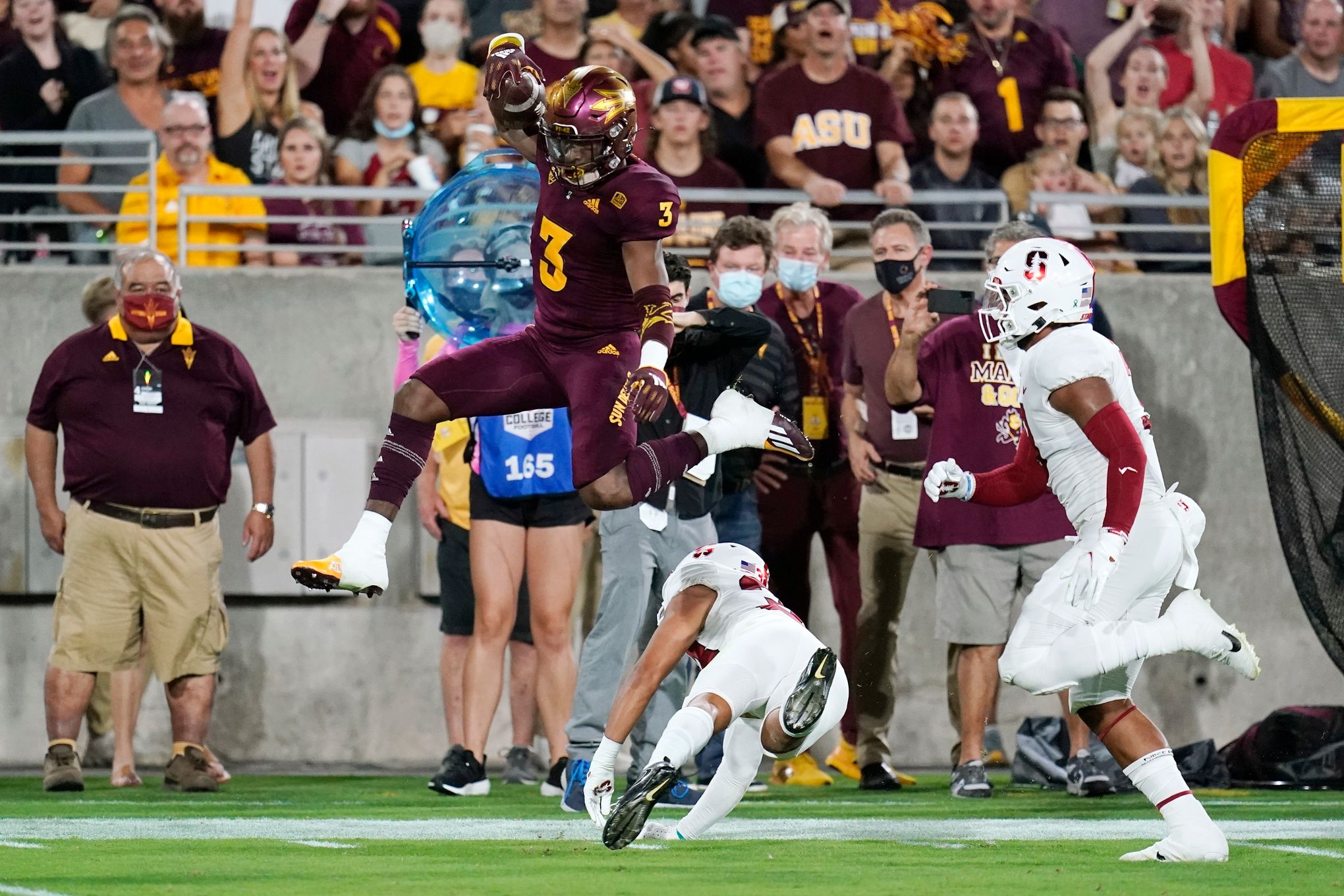 Former Utah RB Powers Into End Zone For First TD Of Season