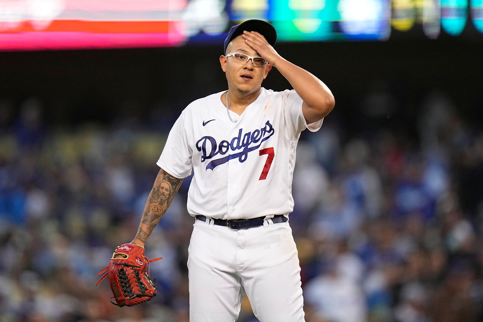 World Series Daily -- Will Julio Urias, Dodgers push Rays to brink