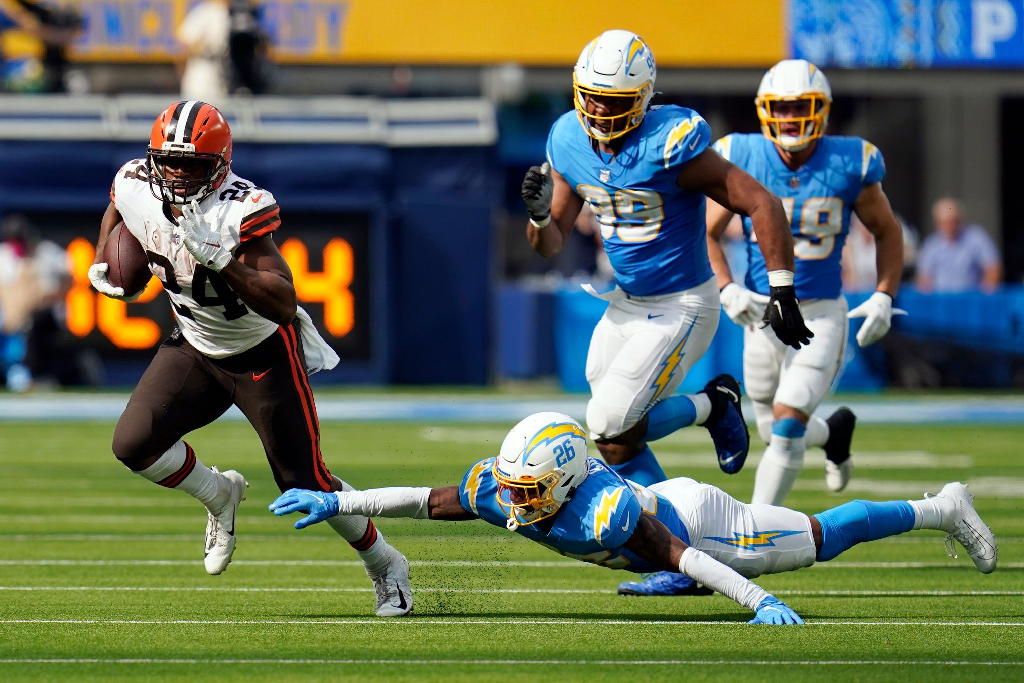 Cleveland Browns Kareem Hunt takes over for Nick Chubb vs. Cardinals