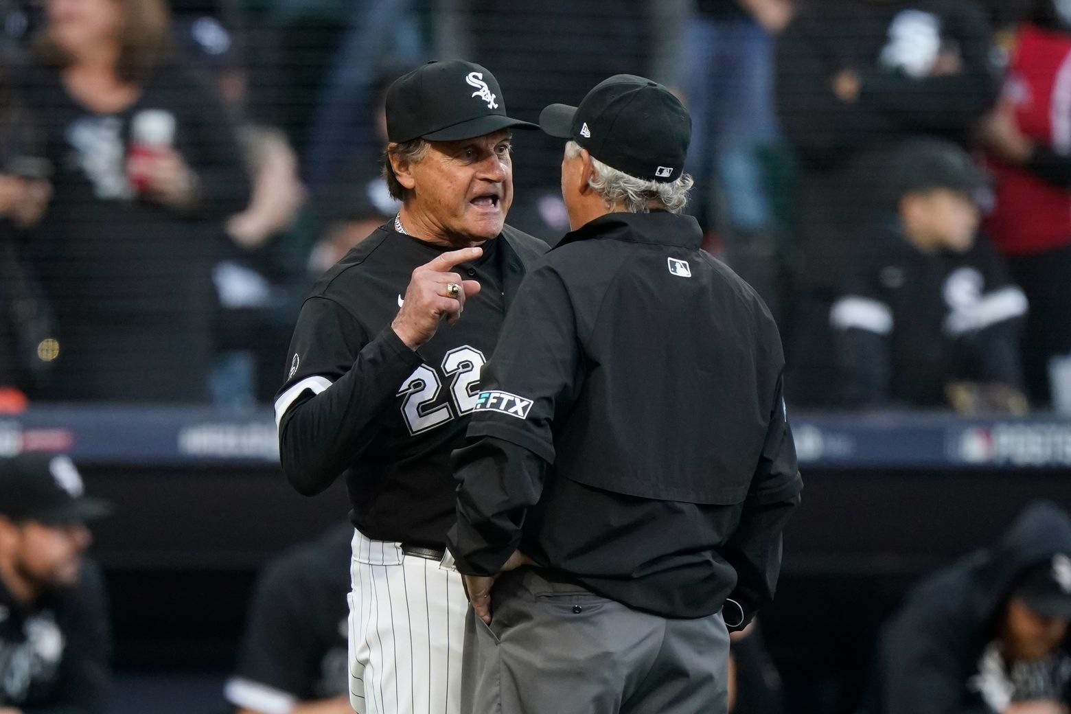 White Sox' Tony La Russa back at ballpark, return to dugout