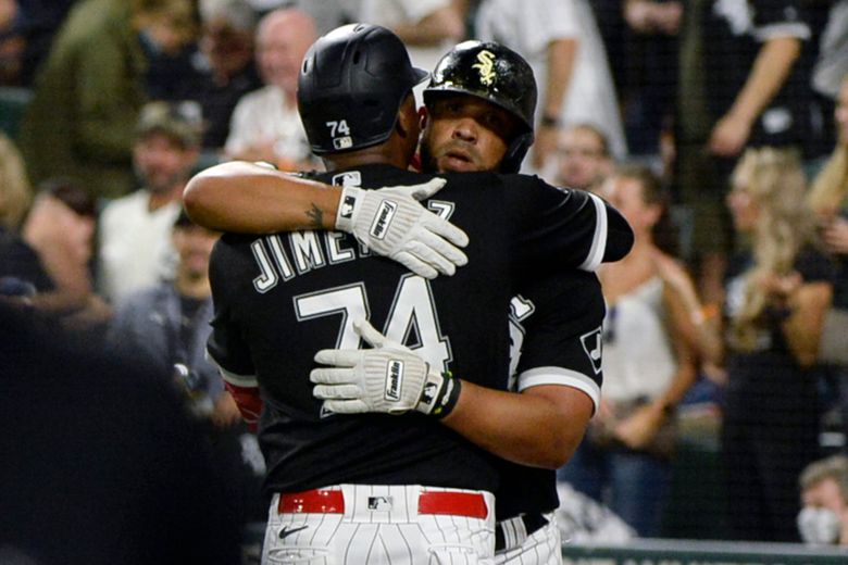 Abreu back in Sox's lineup after needed break