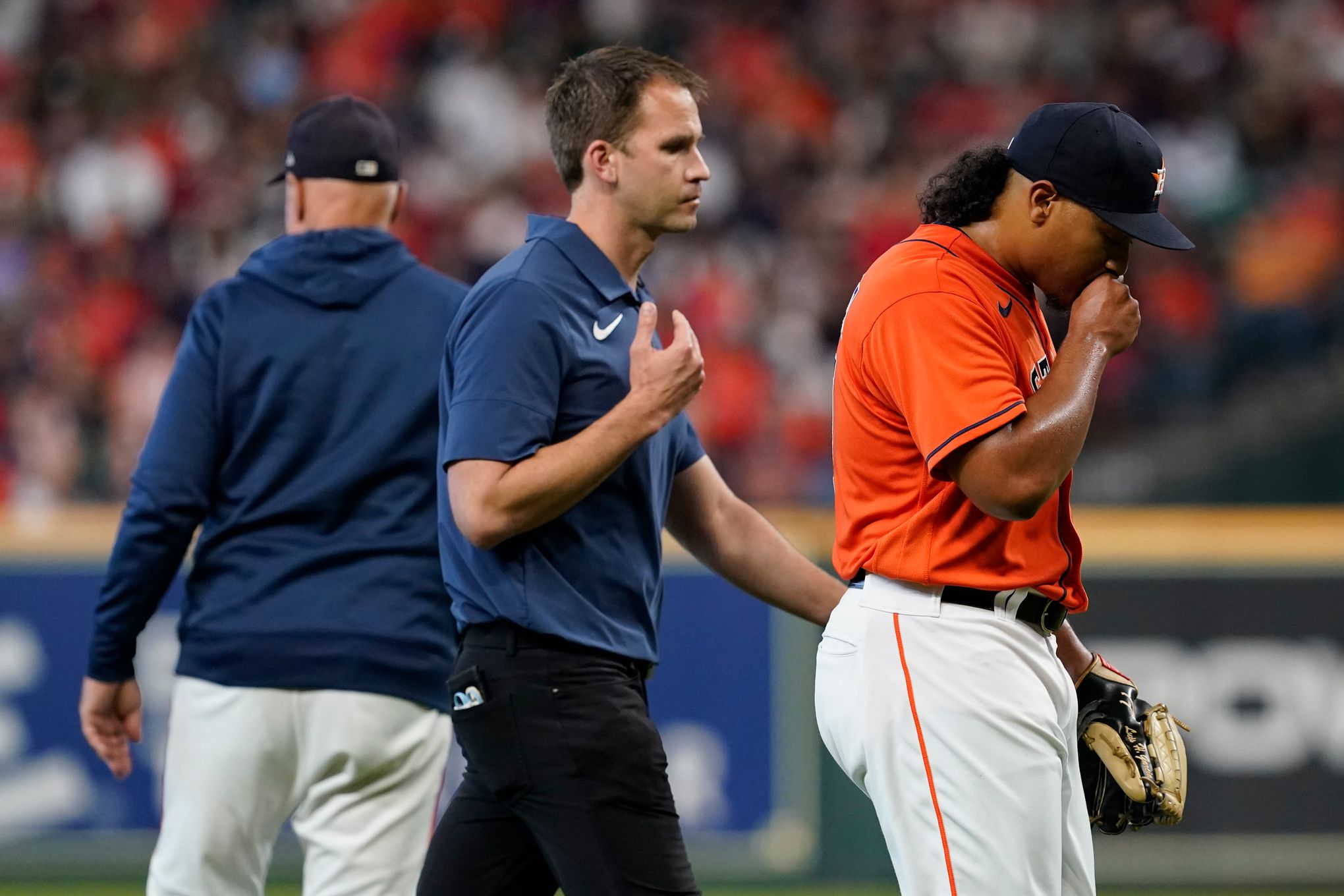 Astros' Luis Garcia exits start with right elbow discomfort