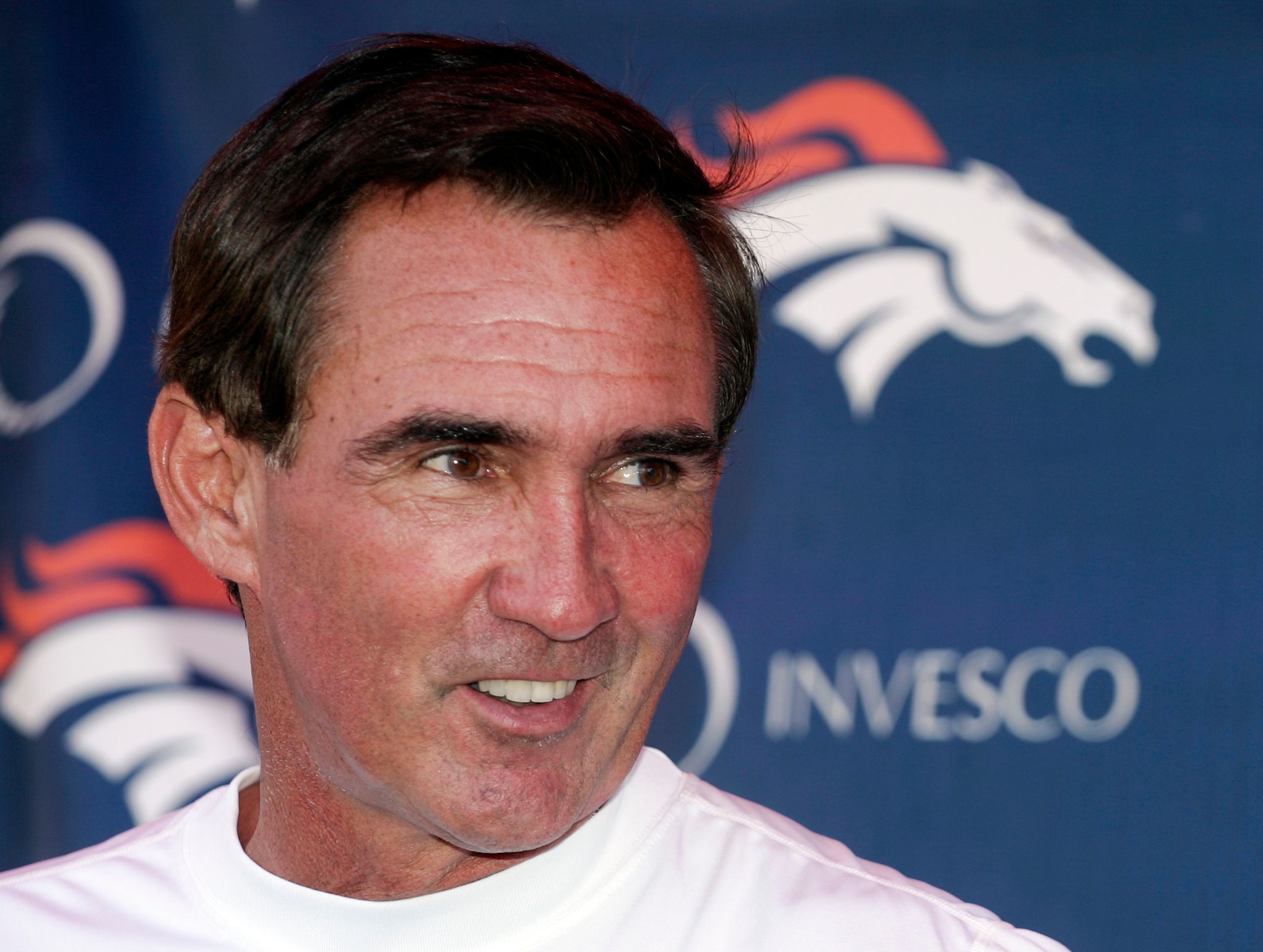 Broncos celebrating Mike Shanahan's coaching contributions ...