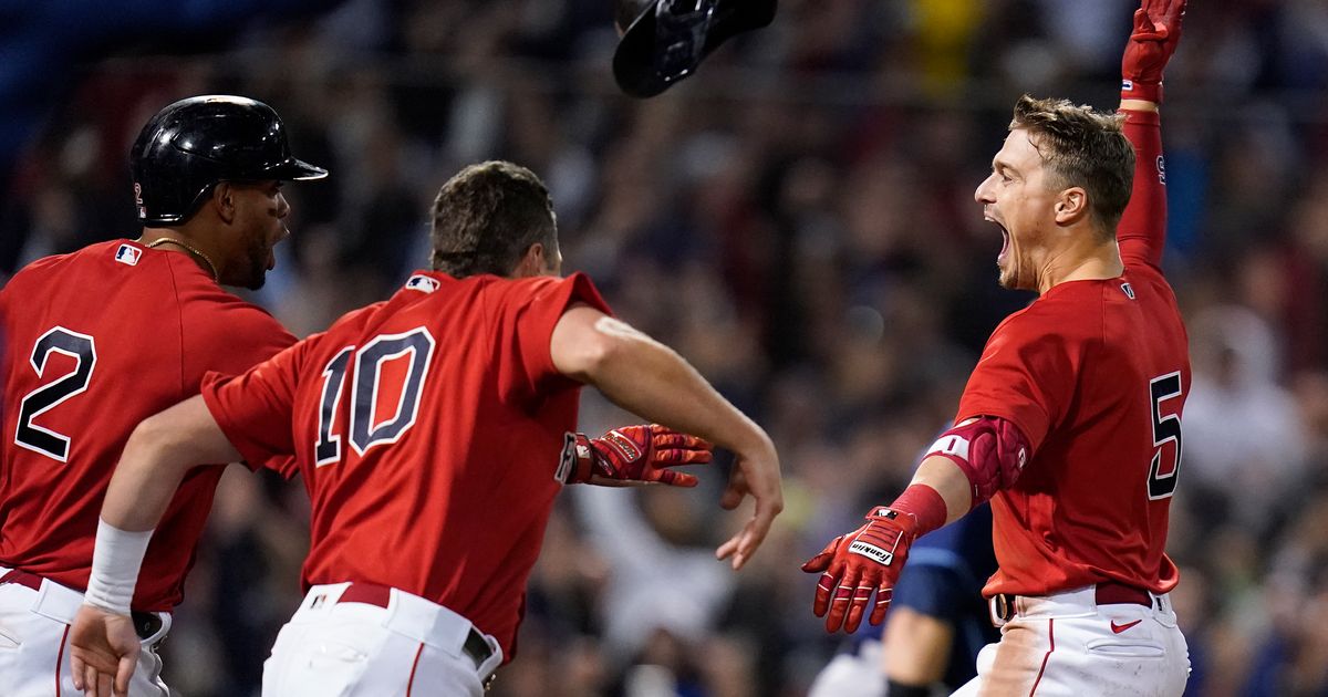 Red Sox rookie Rafael Devers hits inside-the-park home run in ALDS 