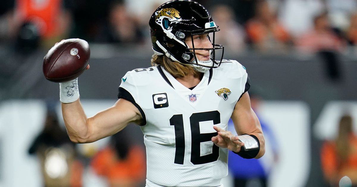 Jacksonville needs a savior: Here comes Trevor Lawrence