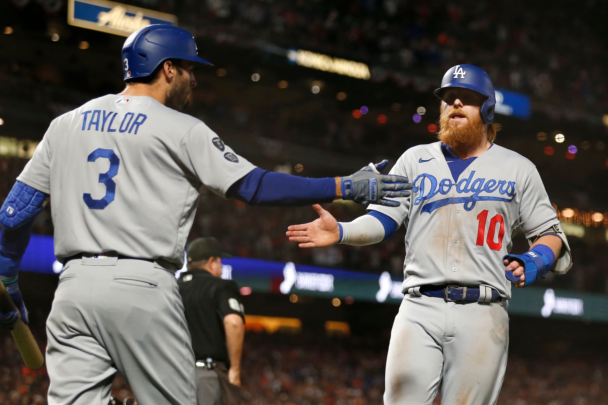 Justin Turner scratched with neck injury for Dodgers