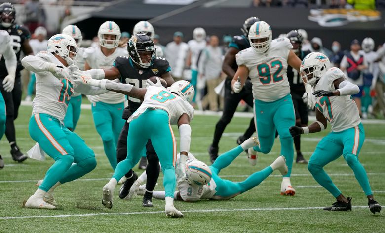 Tagovailoa returns from fractured ribs, Dolphins fall to Jaguars on last  second field goal in London