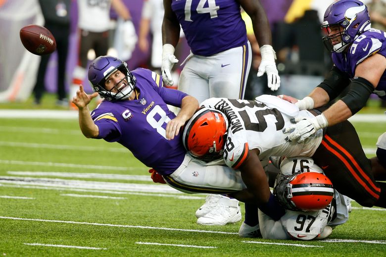 Injuries lead to plenty of shuffling on Vikings' offensive line