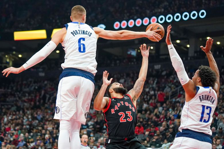 Doncic Has 27 Points 12 Assists As Mavs Beat Raptors 103 95 The Seattle Times