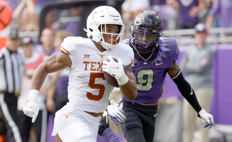 Robinson the engine behind the offense for No. 21 Texas