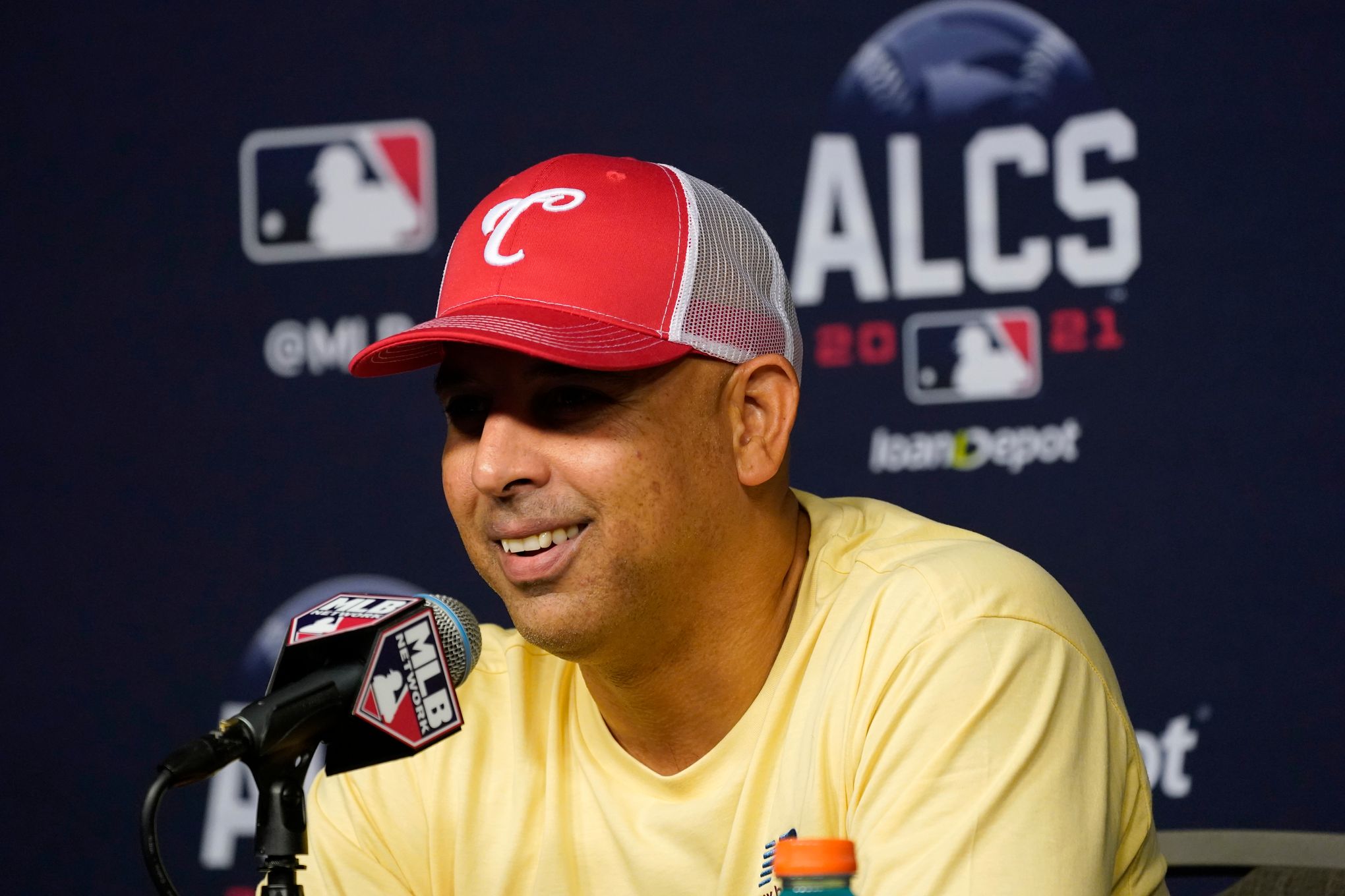 Red Sox Bring Back Cora, Rehiring Manager From 2018 Title - Bloomberg