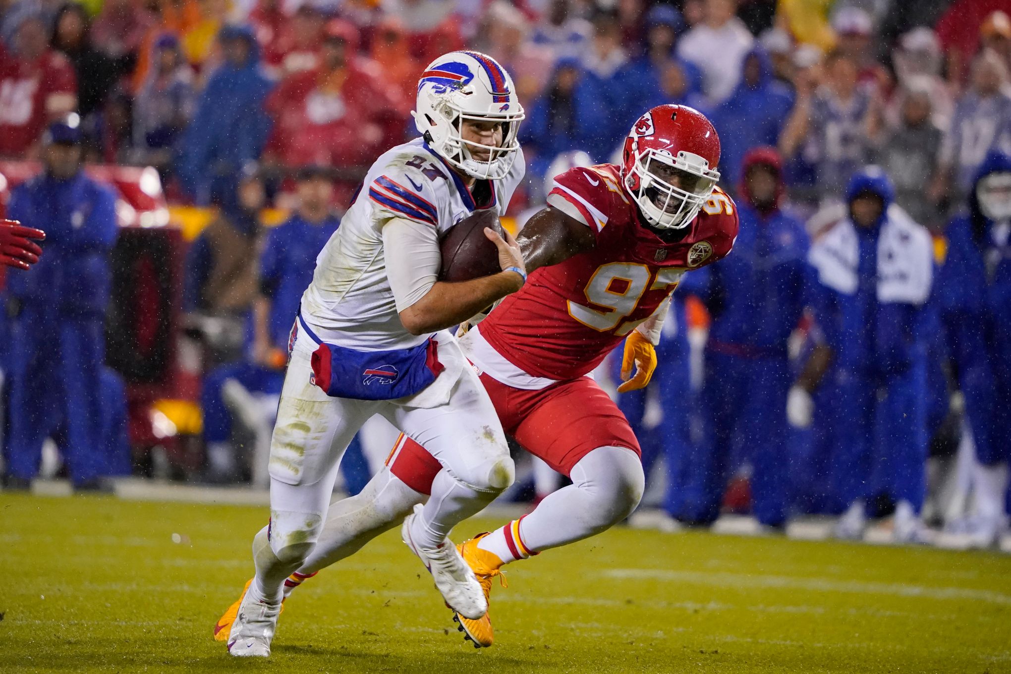 Kansas City Chiefs vs. Buffalo Bills in weather delay at halftime