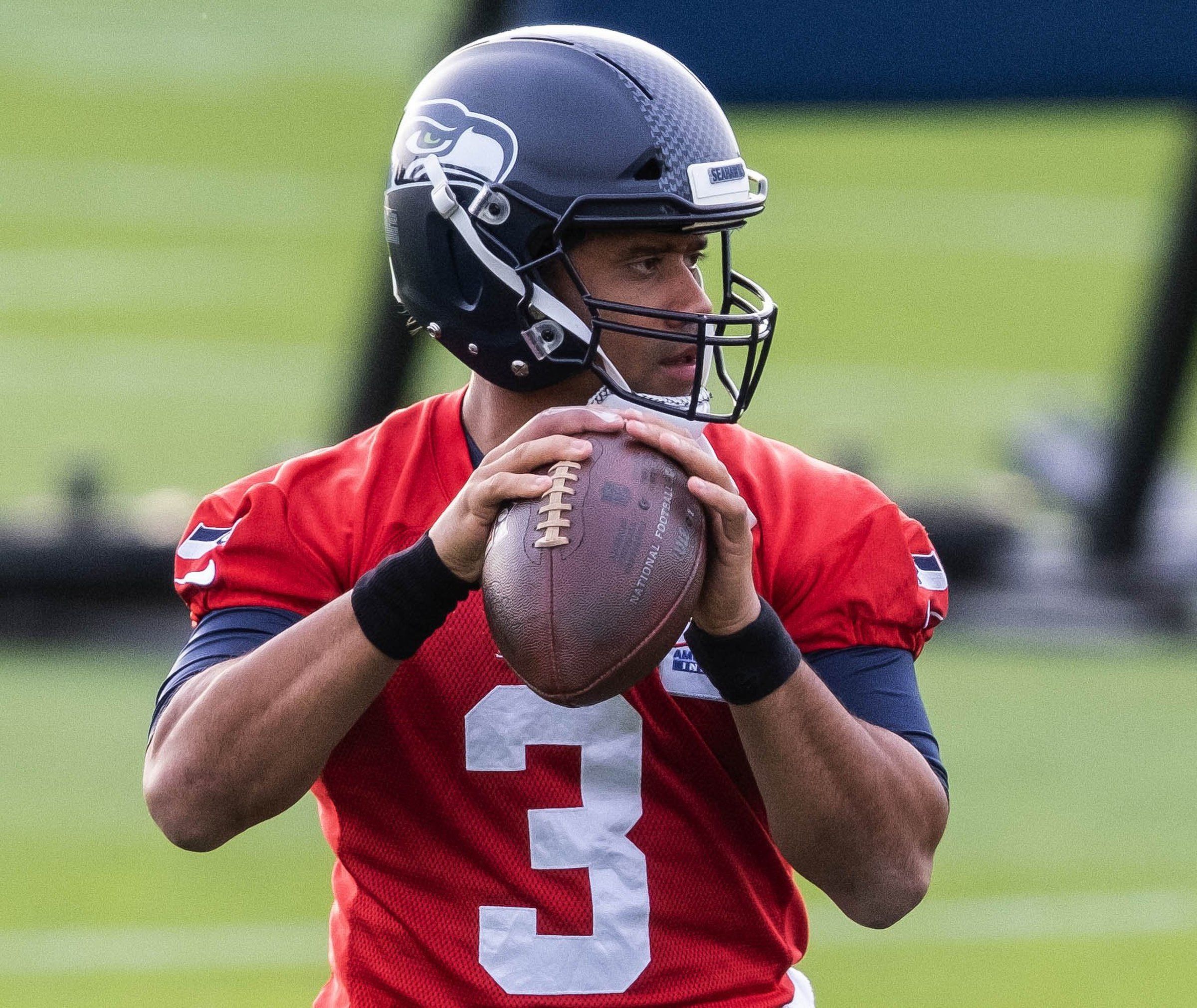 Russell wilson red practice hot sale jersey